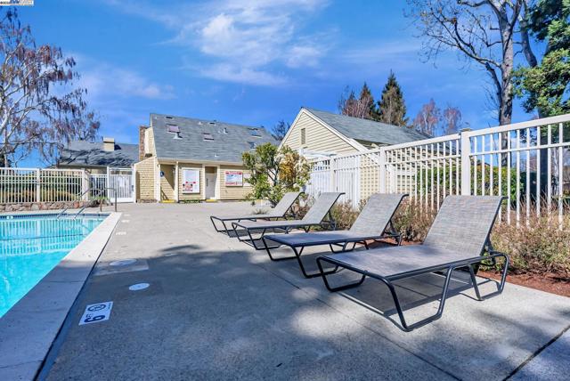 29270 Sandburg Way, Hayward CA: https://media.crmls.org/mediaz/d6abd90a-ac7d-4afc-b185-f68e42116378.jpg