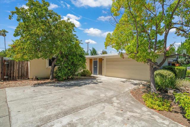 939 S Tantau Avenue, Cupertino CA: https://media.crmls.org/mediaz/d6abfb58-0a89-4aaa-b840-0c56364a1bf1.jpg