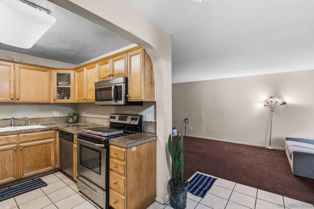 3215 44th Street - photo 3