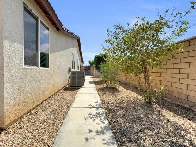 80200 Catalina Drive, Indio CA: https://media.crmls.org/mediaz/d6ac24e2-06fa-4f29-b19e-b2aa9a549b9c.jpg