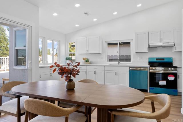 Detail Gallery Image 11 of 29 For 2038 Waterbury Dr, Chula Vista,  CA 91913 - 3 Beds | 2 Baths