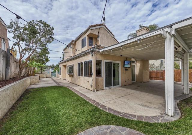 1216 Woodview Drive, Oceanside CA: https://media.crmls.org/mediaz/d6acf435-c04c-474e-a9df-06b3ae12d19d.jpg