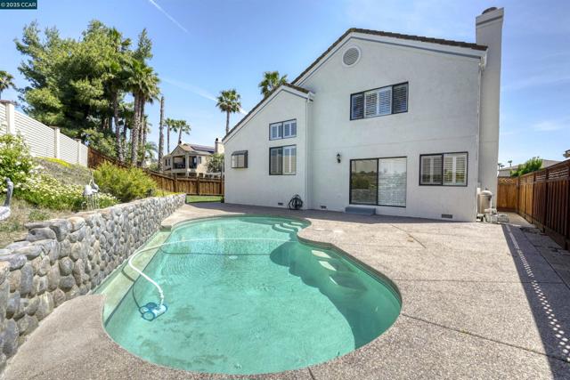 5535 Edgeview Dr, Discovery Bay CA: https://media.crmls.org/mediaz/d6ad0d80-672b-4424-a625-6e9be3353379.jpg