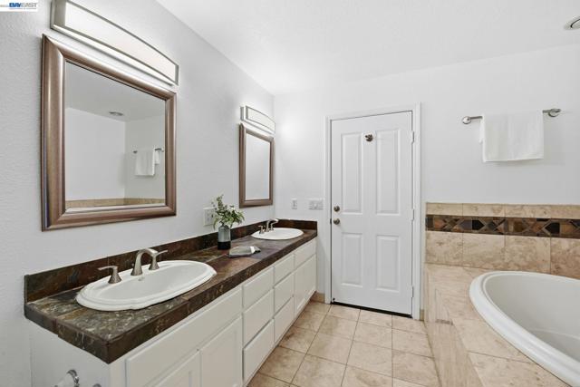 6387 Narcissus Ave, Newark CA: https://media.crmls.org/mediaz/d6ad23b7-dc8d-4d96-a36c-a7d61c0ee867.jpg