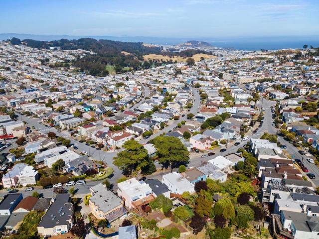 260 Curtis Street, San Francisco CA: https://media.crmls.org/mediaz/d6ae2e90-a41b-47ae-b2dc-50376932f3d3.jpg