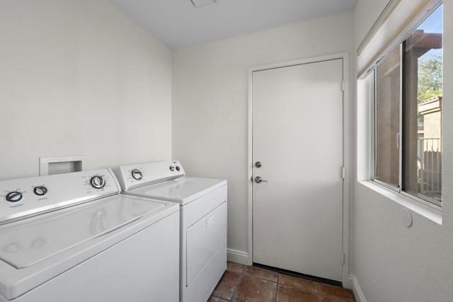 48543 Via Encanto, La Quinta CA: https://media.crmls.org/mediaz/d6ae3634-5e8c-4ef0-903f-d19cf26def45.jpg