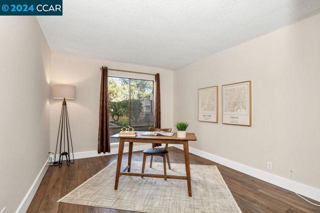 490 N Civic Drive, Walnut Creek CA: https://media.crmls.org/mediaz/d6af50f9-15fa-4620-9d10-946aa0c65633.jpg