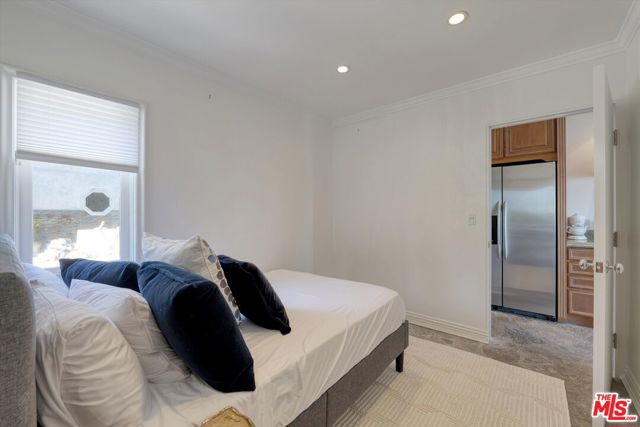 1300 Summitridge Drive, Beverly Hills CA: https://media.crmls.org/mediaz/d6af891b-21e3-408f-af75-9a3f5b9e4673.jpg