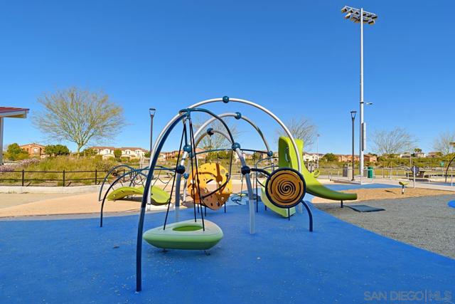 12932 Peppergrass Creek Gate, San Diego CA: https://media.crmls.org/mediaz/d6b1118c-89d4-4b53-8407-8417f51c7897.jpg