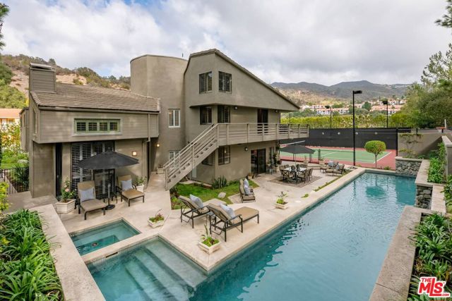 17765 Camino De Yatasto, Pacific Palisades CA: https://media.crmls.org/mediaz/d6b1bd26-593d-48a4-9630-8ecacc8aba45.jpg