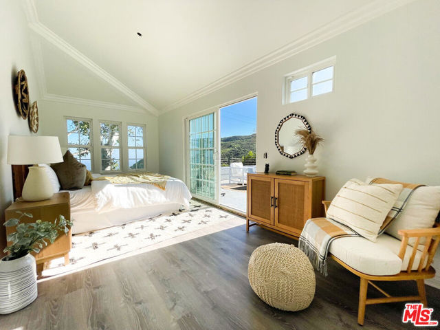 26343 Lockwood Road, Malibu CA: https://media.crmls.org/mediaz/d6b29268-7f97-4f22-8123-97db0777d008.jpg