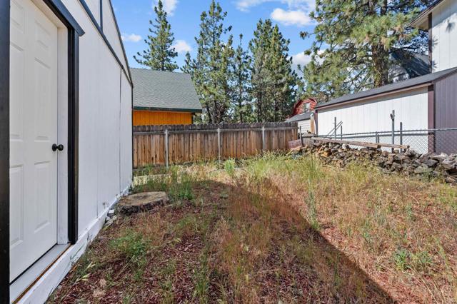 138 Leonard Lane, Sugarloaf CA: https://media.crmls.org/mediaz/d6b3ca48-548e-4af8-8ad1-a45e687db246.jpg