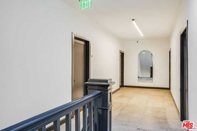 151 N Swall Drive, Beverly Hills CA: https://media.crmls.org/mediaz/d6b48ebf-2111-4a55-a939-3af38b278488.jpg