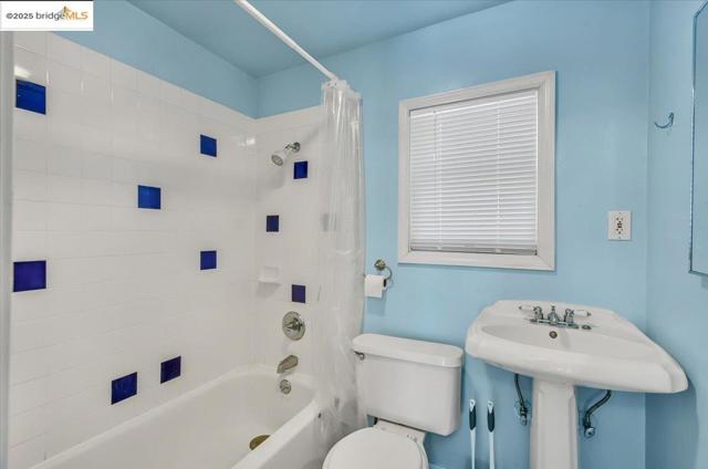 1827 Berkeley Way, Berkeley CA: https://media.crmls.org/mediaz/d6b49cdf-f399-428f-beb5-fcb8a2c86caf.jpg