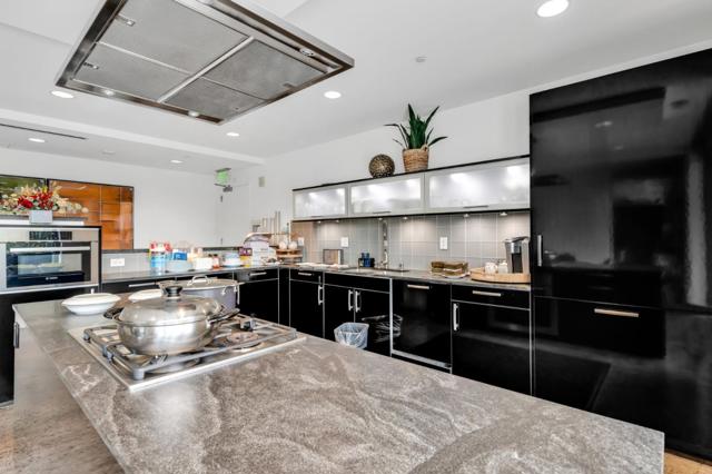 88 E San Fernando Street, San Jose CA: https://media.crmls.org/mediaz/d6b51057-cea6-4195-b09d-86ef4aec9b92.jpg