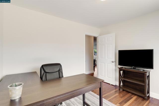 1349 Montana Dr, Concord CA: https://media.crmls.org/mediaz/d6b56a42-1bac-4450-8459-da7f0f216d04.jpg
