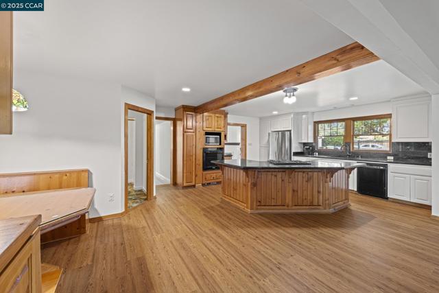 3505 Euclid Ave, Concord CA: https://media.crmls.org/mediaz/d6b610cd-35ca-470b-a653-a3dc75fb1c28.jpg