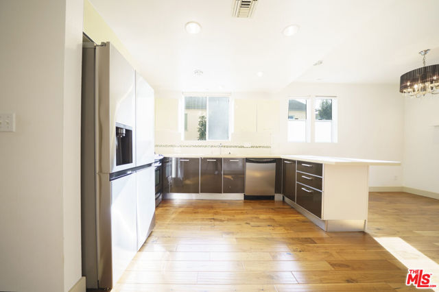 848 Irolo Street, Los Angeles CA: https://media.crmls.org/mediaz/d6b631a1-5607-419f-922c-d80c3a5772d7.jpg