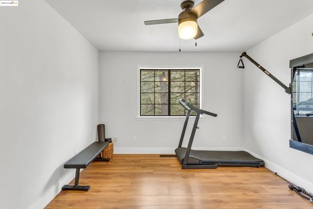 16806 Brewer Rd, Grass Valley CA: https://media.crmls.org/mediaz/d6b633c9-c1fa-451b-82c1-d90db25bd32b.jpg