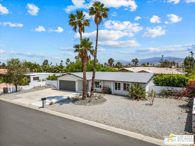 3121 E Ventura Road, Palm Springs CA: https://media.crmls.org/mediaz/d6b65728-1bec-413b-b0e4-c9b9731cf2a1.jpg