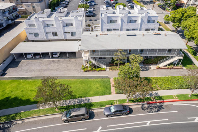 999 Cordova Street, Pasadena CA: https://media.crmls.org/mediaz/d6b6d9d9-9df3-4b14-9b9f-264287d9eb2a.jpg