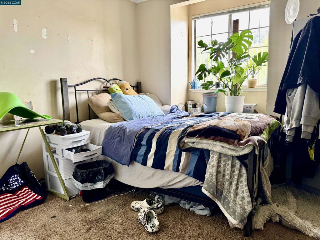 https://media.crmls.org/mediaz/d6b6f443-94cb-4fc4-8422-9a7a0cf8c09b.jpg?preset=X-Large