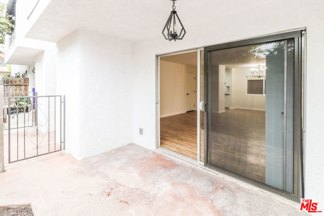 2602 Carnegie Lane, Redondo Beach CA: https://media.crmls.org/mediaz/d6b78fea-c218-4e45-ae6a-11bcab1da75f.jpg