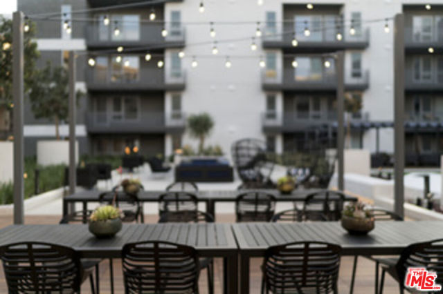 3425 W OLIVE Avenue, Burbank CA: https://media.crmls.org/mediaz/d6b7f26d-f9da-40b7-8bb0-2c1fb5a8d9e5.jpg