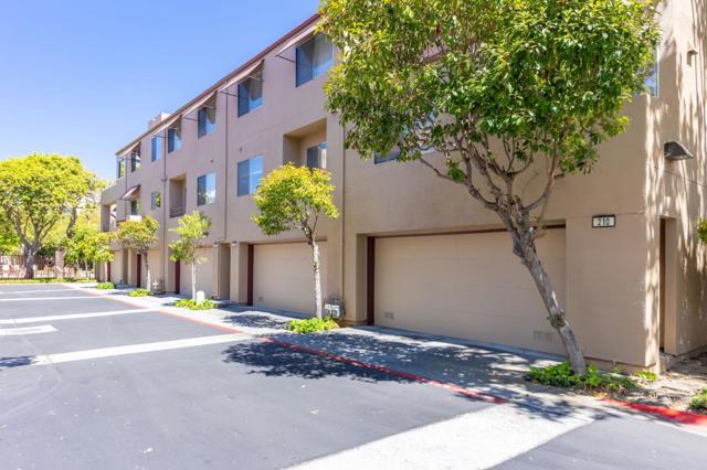 210 Commons Lane, Foster City CA: https://media.crmls.org/mediaz/d6b9d384-5545-4f39-954d-34666a0f3fb9.jpg