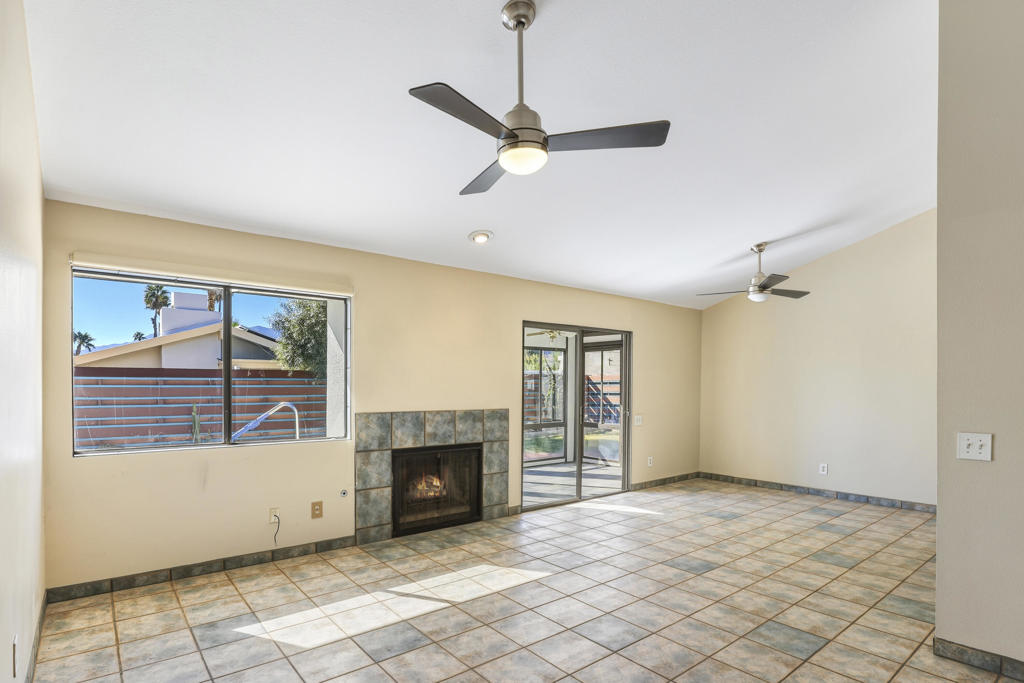 MLS #219138038PS image #4