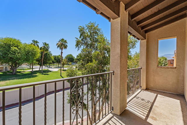 585 Via De La Paz, Palm Desert, CA 92211