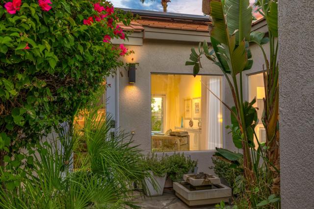 2900 S Redwood Drive, Palm Springs CA: https://media.crmls.org/mediaz/d6bab132-681a-4a22-aa6e-21ba0d7c7740.jpg