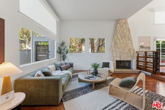 2450 Chelsea Place, A photo 3