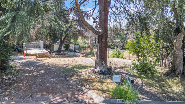 3128 Mount Curve Avenue, Altadena CA: https://media.crmls.org/mediaz/d6bb68d2-6070-476c-b9b8-d6a7a891390a.jpg