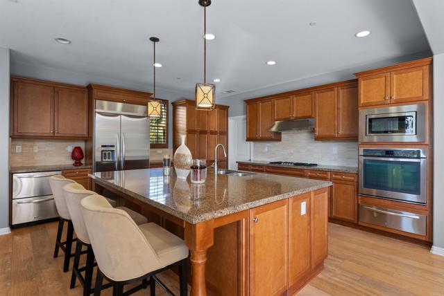 Detail Gallery Image 12 of 62 For 7090 Sitio Corazon, Carlsbad,  CA 92009 - 4 Beds | 3/1 Baths