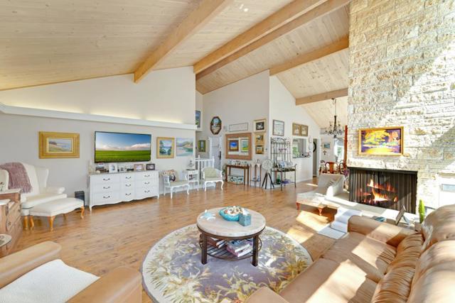 6 Stratford Place, Monterey CA: https://media.crmls.org/mediaz/d6bbb2ab-973a-434f-8412-afd726711e6e.jpg