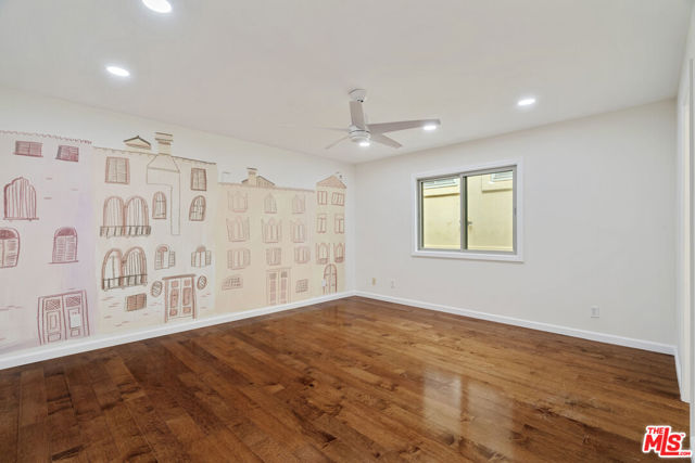 535 East Walnut Avenue, B photo 13