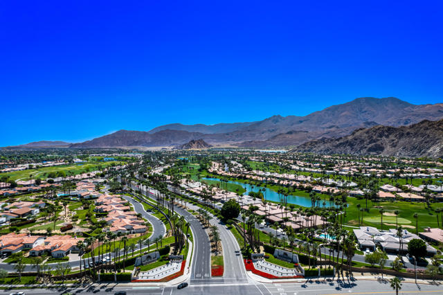 54580 Tanglewood, La Quinta CA: https://media.crmls.org/mediaz/d6bd3e26-4914-4e11-ab8b-a7c2f233f192.jpg
