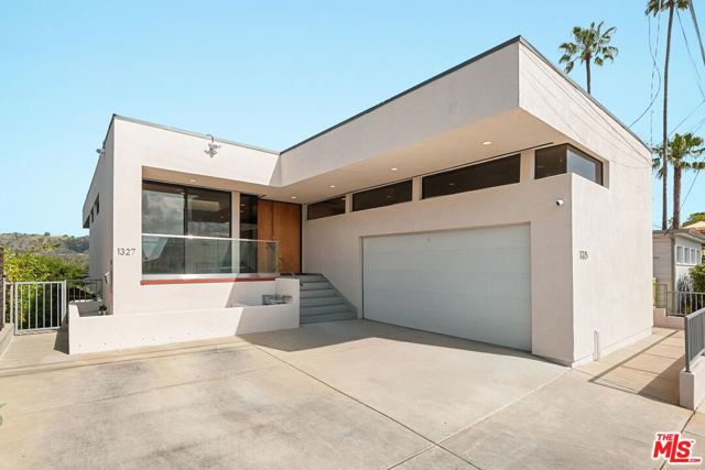 1325 Linda Rosa Avenue, Los Angeles CA: https://media.crmls.org/mediaz/d6bd739a-0c3b-4454-ae32-7232a171806f.jpg