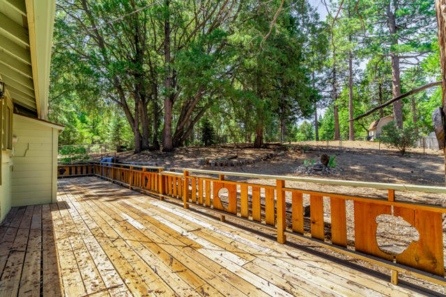 52551 Pine Ridge Road, Idyllwild CA: https://media.crmls.org/mediaz/d6bdaefe-4e07-4bdc-b816-9f3addafaab7.jpg
