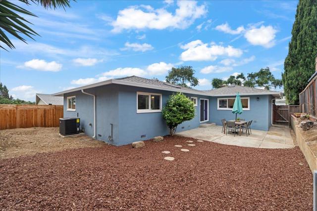 613 Evangeline Way, Hayward CA: https://media.crmls.org/mediaz/d6bdd3d4-4500-48c3-8ce6-b6fb56fc4441.jpg