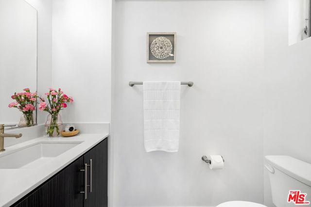 1923 N Gower Street, Los Angeles CA: https://media.crmls.org/mediaz/d6be0666-4649-4e94-a617-bd907d5e7707.jpg