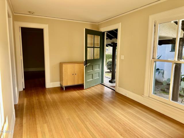 1425 Wentworth Avenue, Pasadena CA: https://media.crmls.org/mediaz/d6be5c01-b540-4bec-b4ac-65e7c14f2e61.jpg