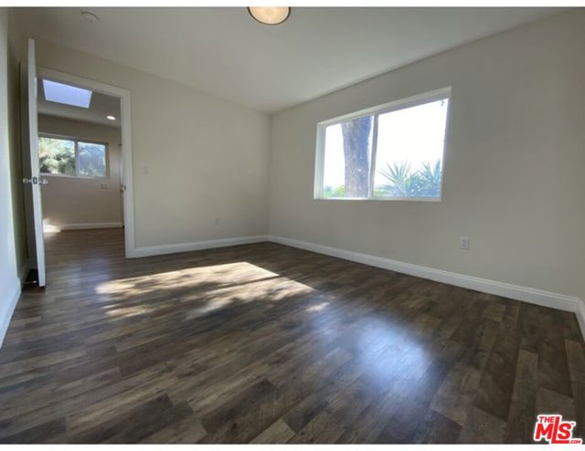4567 Yellowstone Street, Los Angeles CA: https://media.crmls.org/mediaz/d6be8cdf-cab2-429f-9940-f6a6a99db4b3.jpg