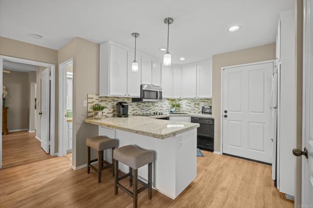 Detail Gallery Image 6 of 39 For 1562 Camino Del Mar #643,  Del Mar,  CA 92014 - 1 Beds | 2 Baths