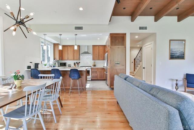 Detail Gallery Image 13 of 39 For 573 H, Coronado,  CA 92118 - 3 Beds | 3 Baths