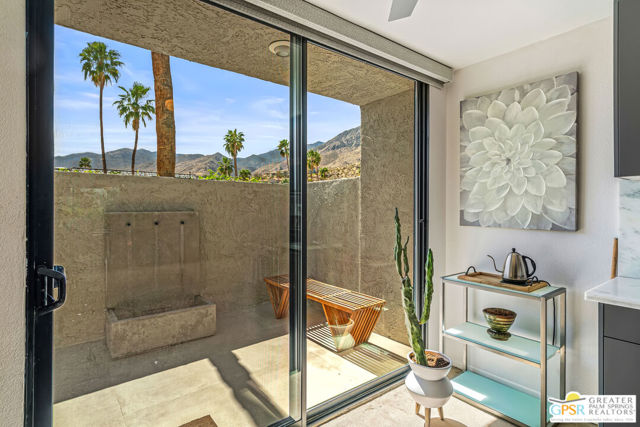 120 E Perlita Circle, Palm Springs, CA 92264