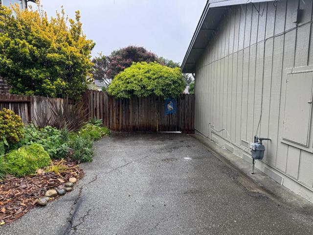 304 12th Street, Montara CA: https://media.crmls.org/mediaz/d6bf00b1-06b0-4b3e-8387-bb44e73a568e.jpg