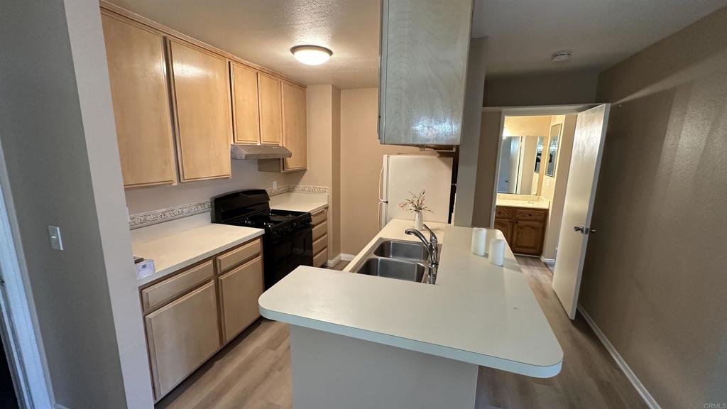 1615 Hotel Circle S - photo 2