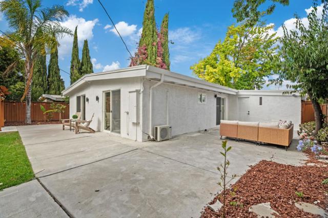 850 Las Palmas Drive, Santa Clara CA: https://media.crmls.org/mediaz/d6bfa263-cf9b-41c1-b13a-50210ed9f097.jpg